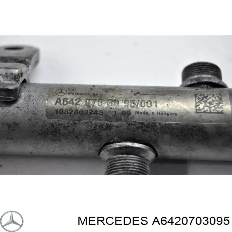 Розподільник палива (рампа) правий A6420703095 Mercedes