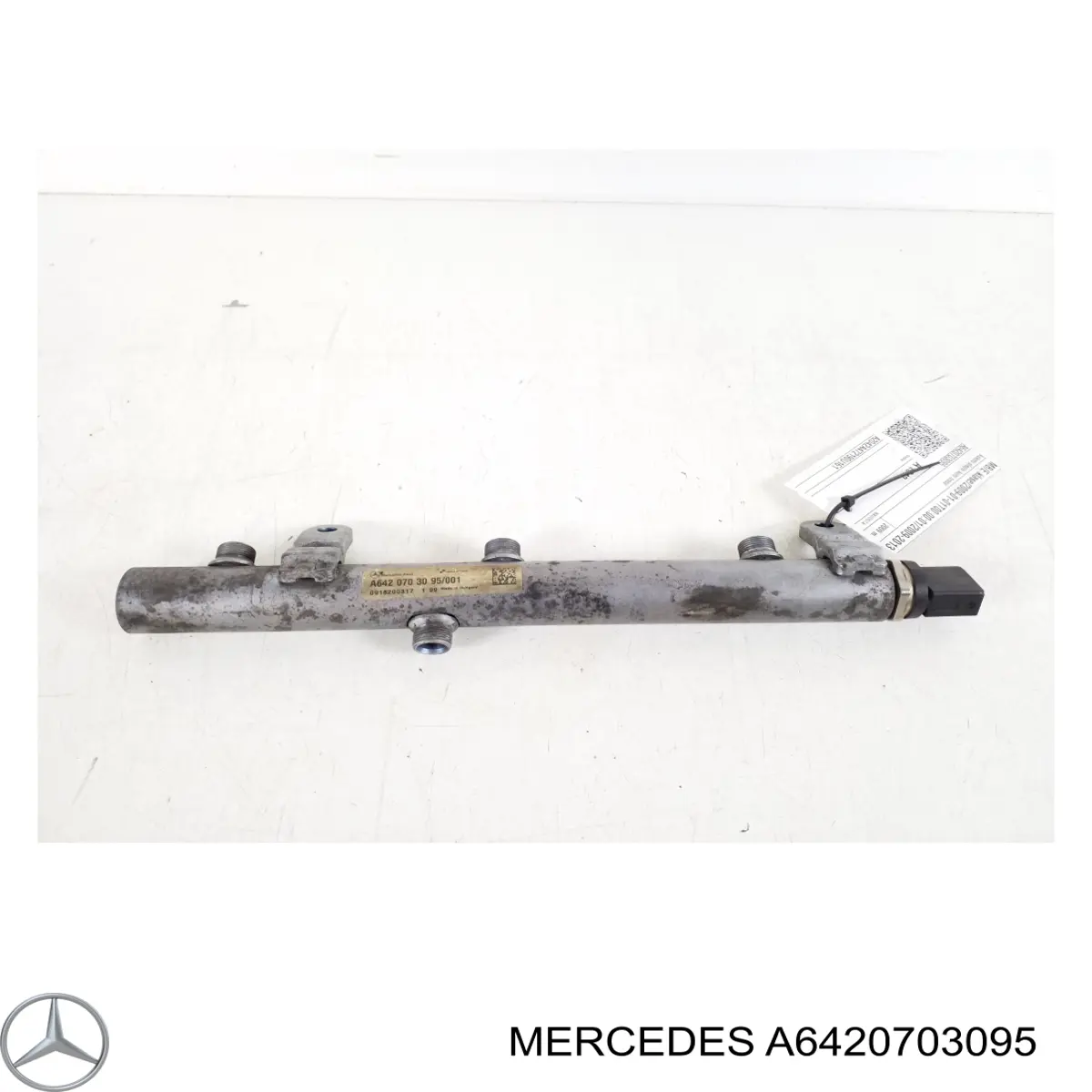A6420703095 Mercedes Розподільник палива (рампа) правий