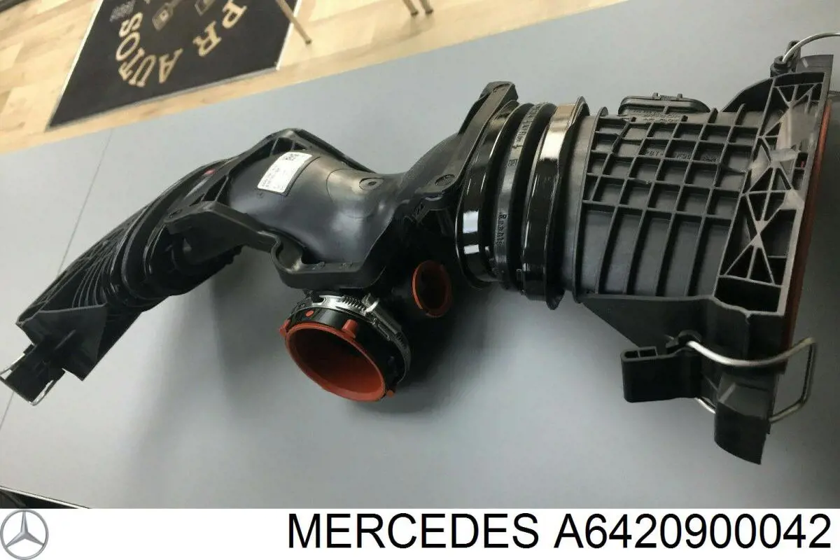 A6420900042 Mercedes датчик потоку (витрати повітря, витратомір MAF - (Mass Airflow))