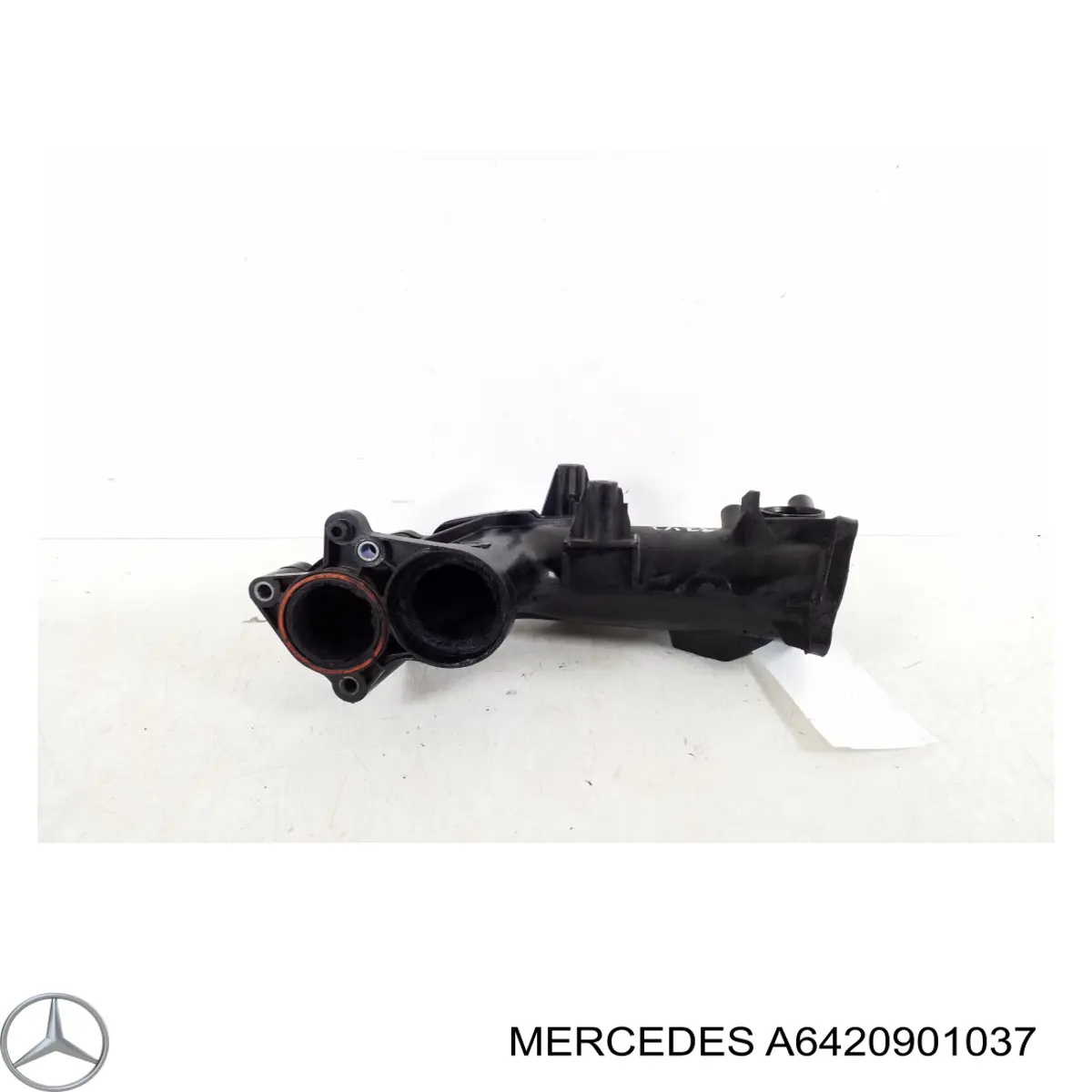 Патрубок дросельний Mercedes A6420901037