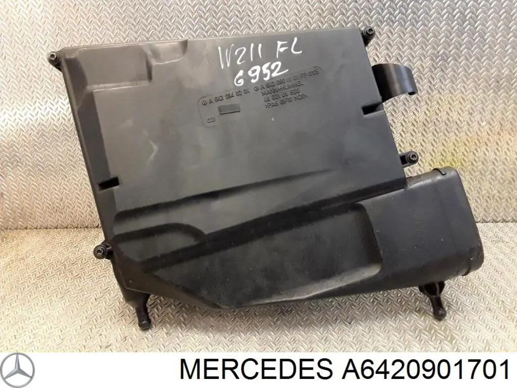 Корпус повітряного фільтра, лівий Mercedes A6420901701 ціна, від 12.65 USD