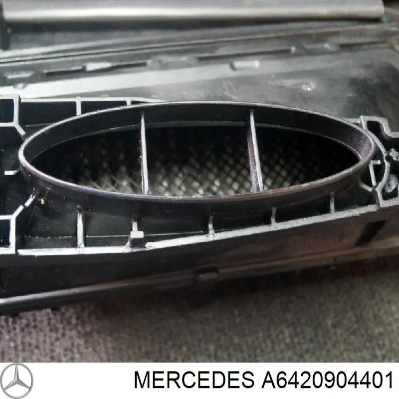 Корпус повітряного фільтра, правий A6420904401 Mercedes