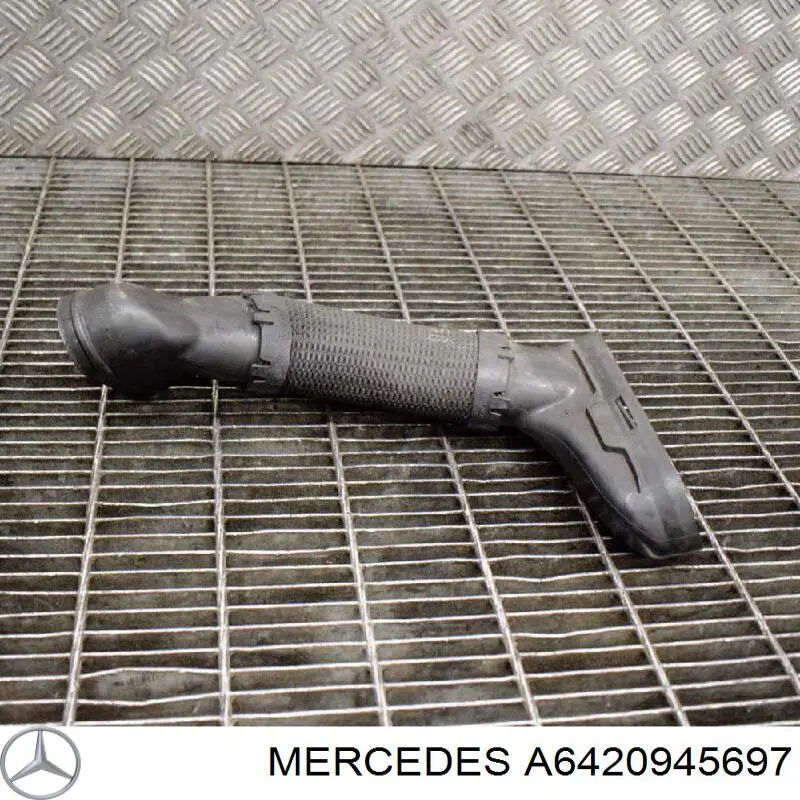 Купити A6420945697 Mercedes Патрубок повітряний, вхід повітряного фільтра