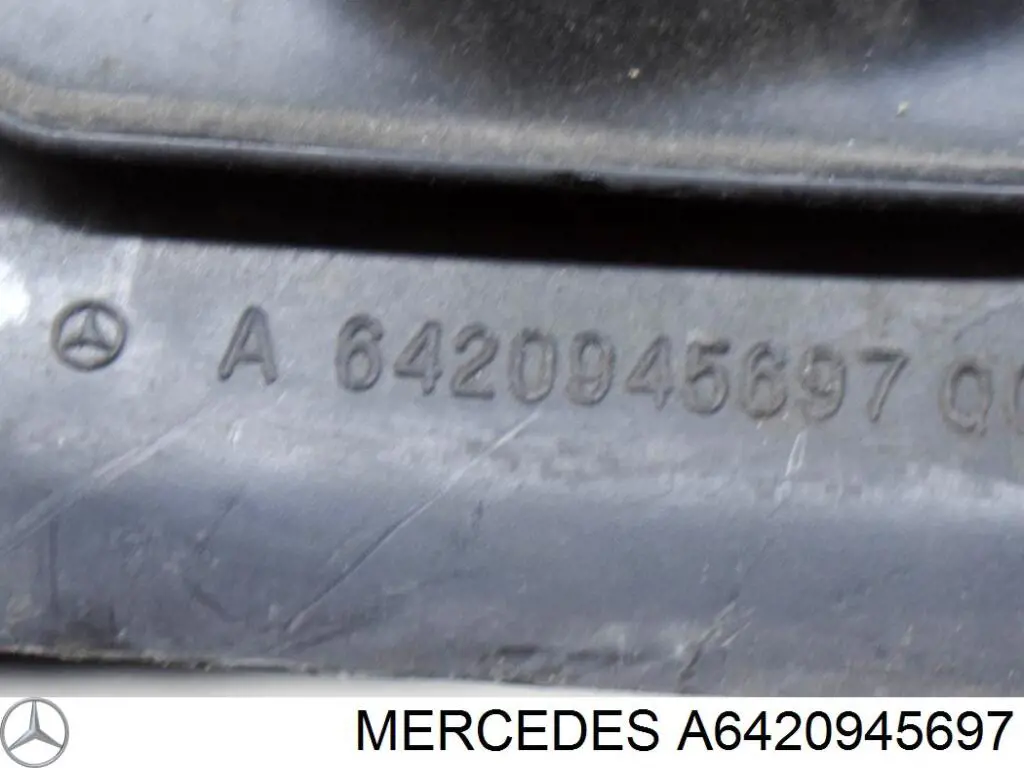Патрубок повітряний, вхід повітряного фільтра A6420945697 Mercedes