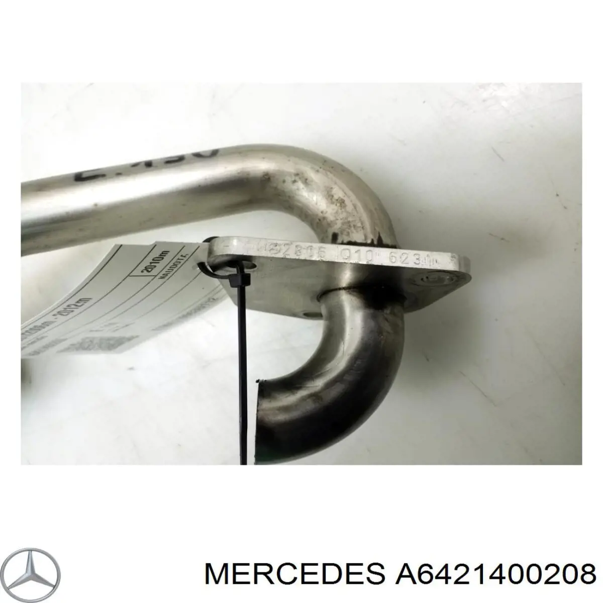 Патрубок системи рециркуляції ОГ EGR A6421400208 Mercedes