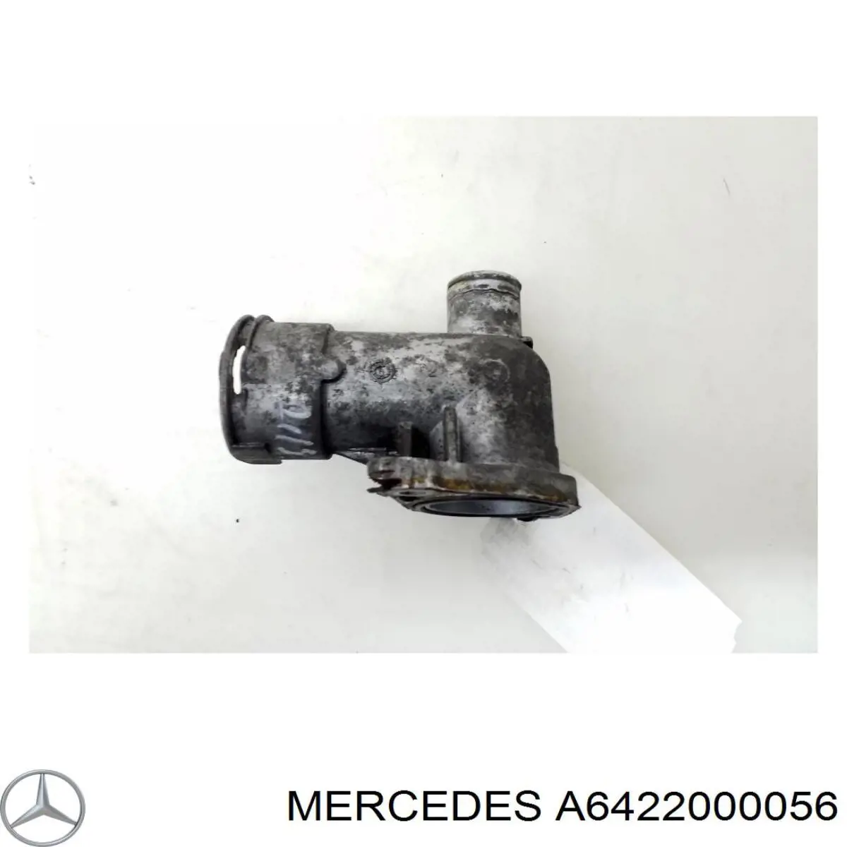 A6422000056 Mercedes Водяний патрубок