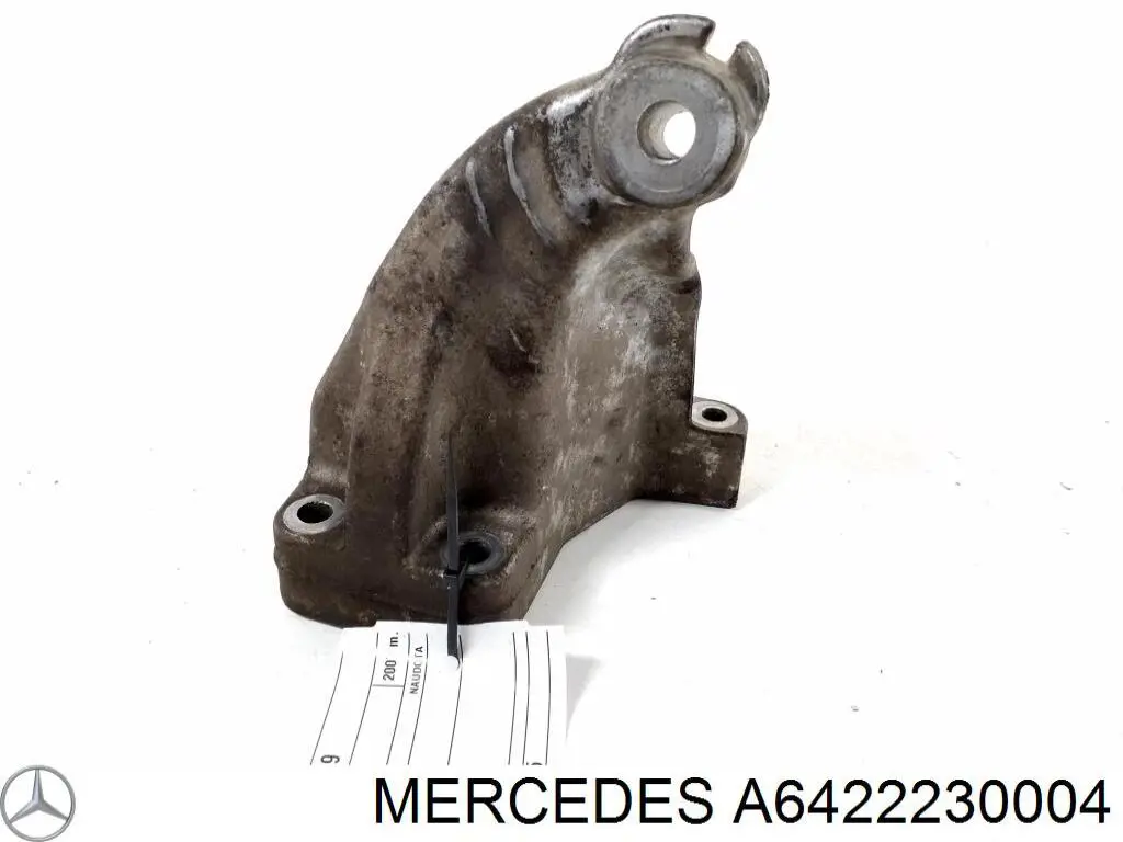 A6422230004 Mercedes Кронштейн подушки (опори) двигуна, лівої