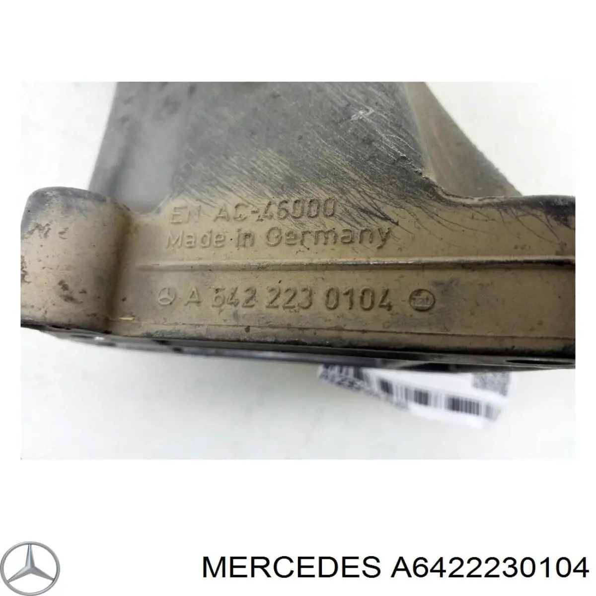 Кронштейн подушки (опори) двигуна, правої Mercedes A6422230104 ціна, від 11.05 USD