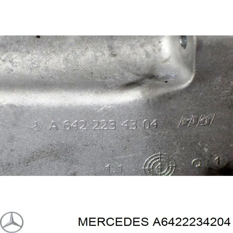 6422234204 Mercedes кронштейн подушки (опори двигуна, правої)