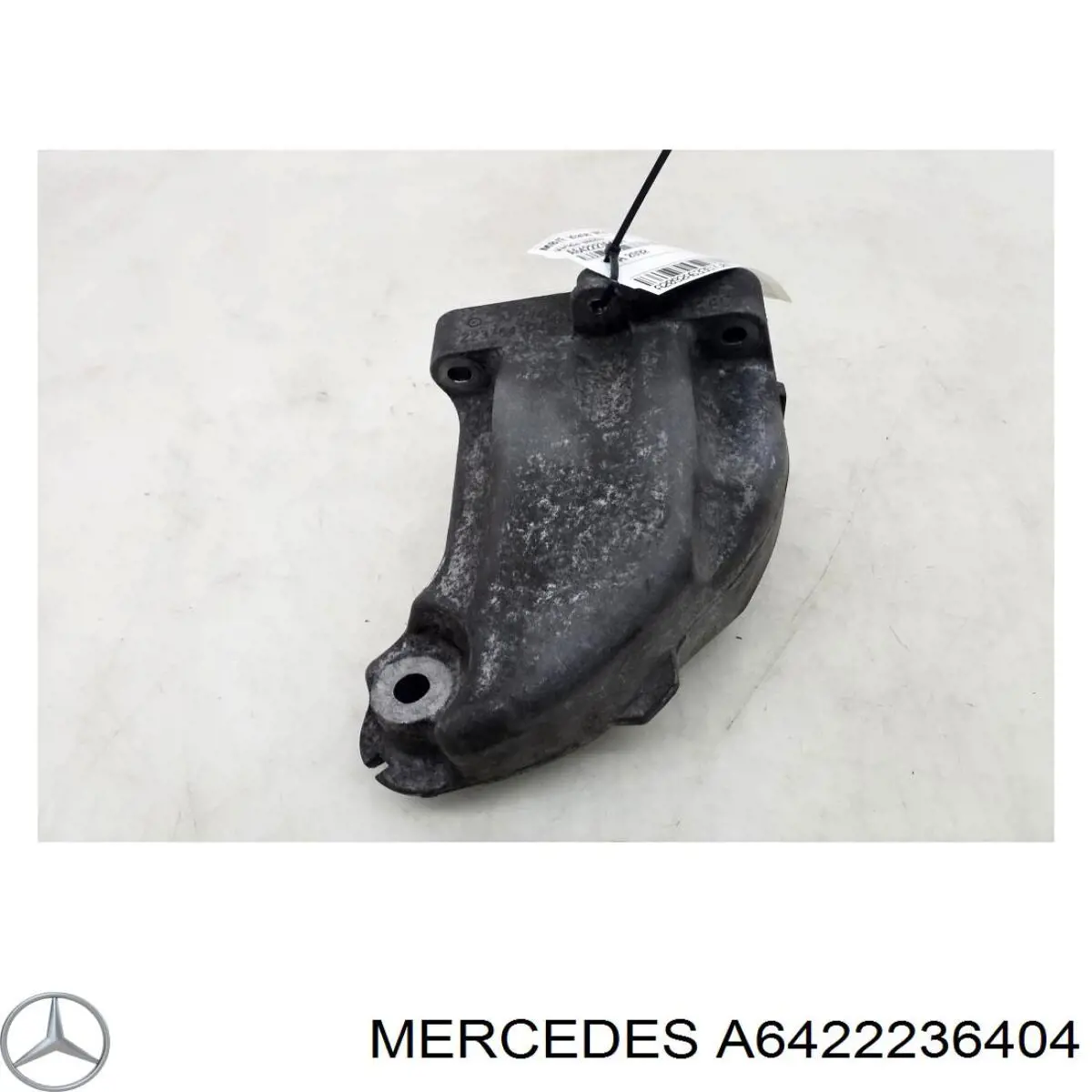 A6422236404 Mercedes Кронштейн подушки (опори) двигуна, правої