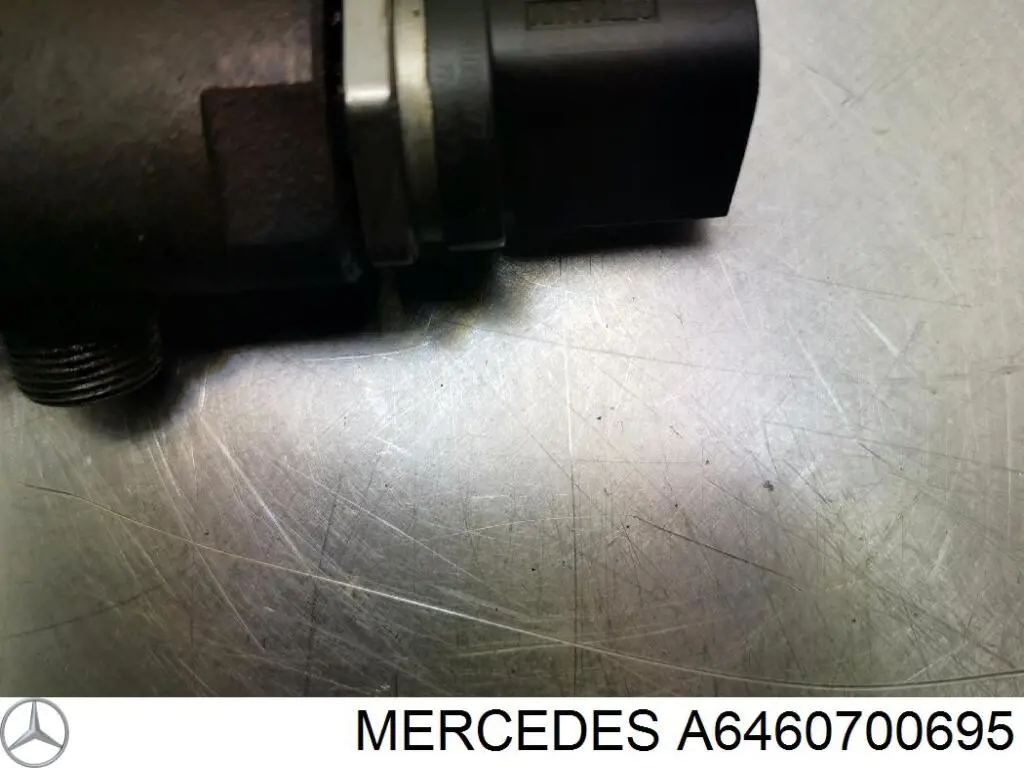Рампа форсунок системи упорскування палива Mercedes A646070189564 ціна, від 19.00 USD
