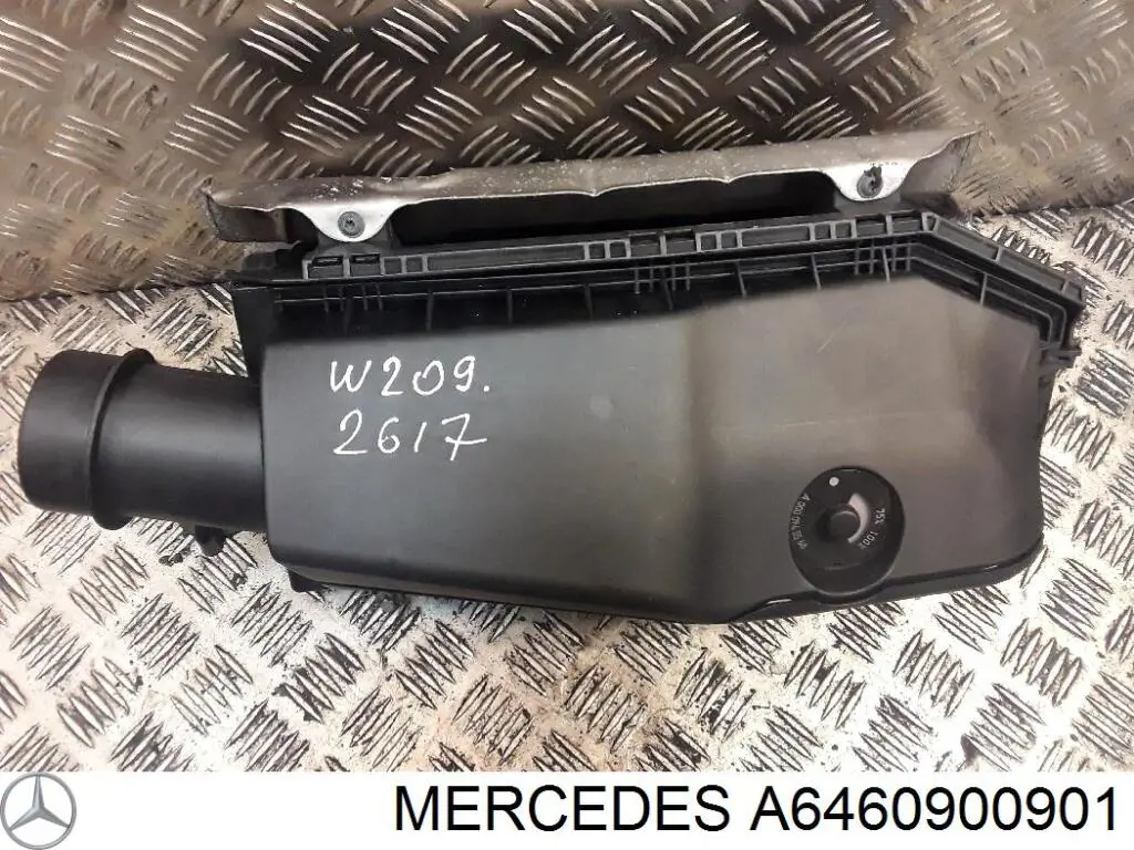 Фільтр повітряний Mercedes A6460900901