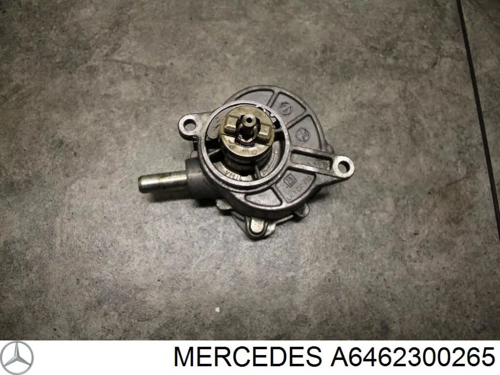 Насос вакуумний Mercedes A6462300265