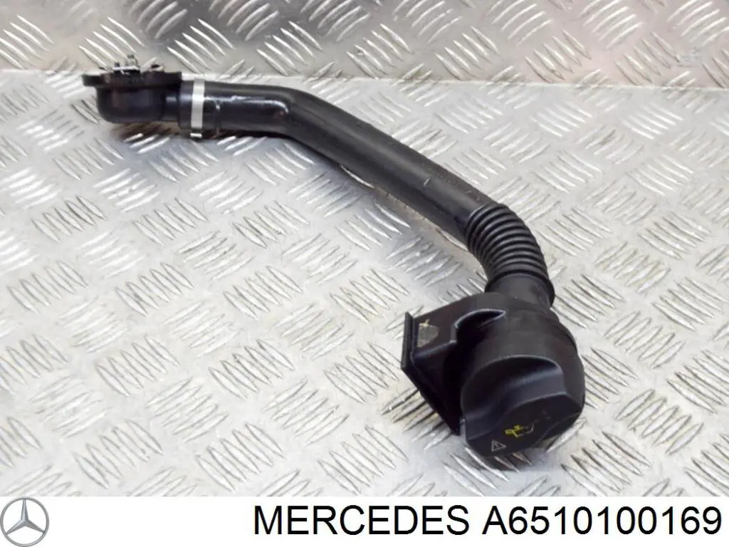 Горловина маслозаливна Mercedes A6510160229 ціна, від 32.90 USD