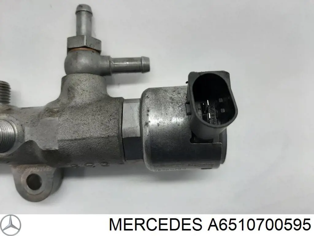 Купити R9144Z230A Mercedes Розподільник палива