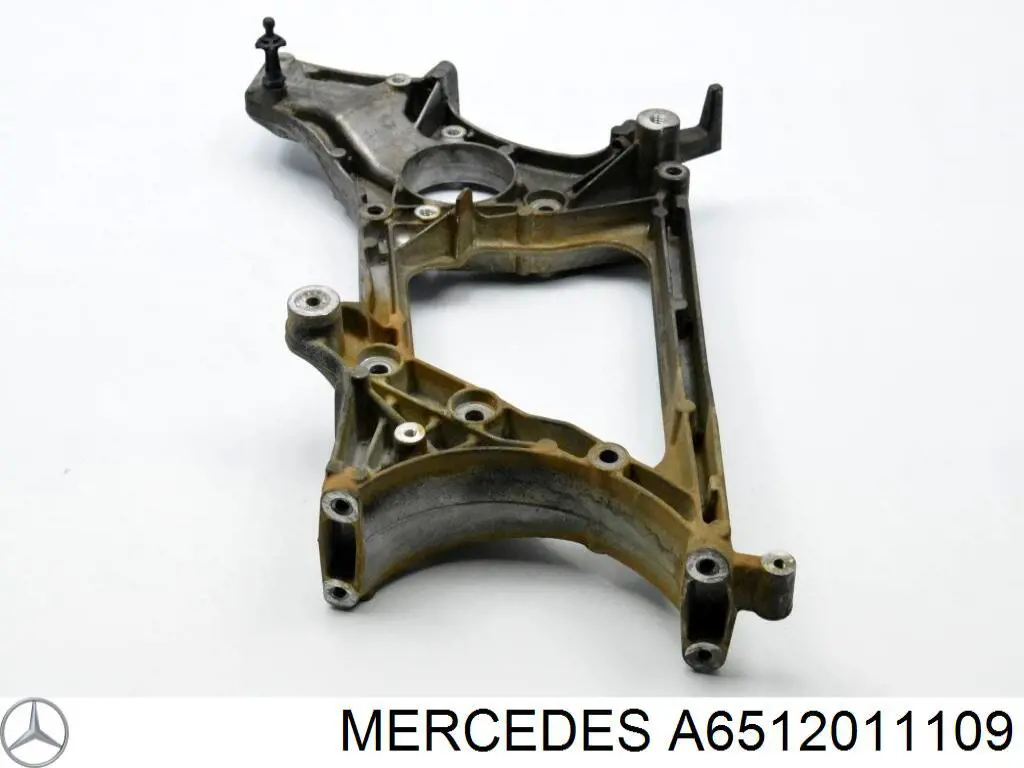 Кронштейн кріплення генератора на Mercedes GLK  X204