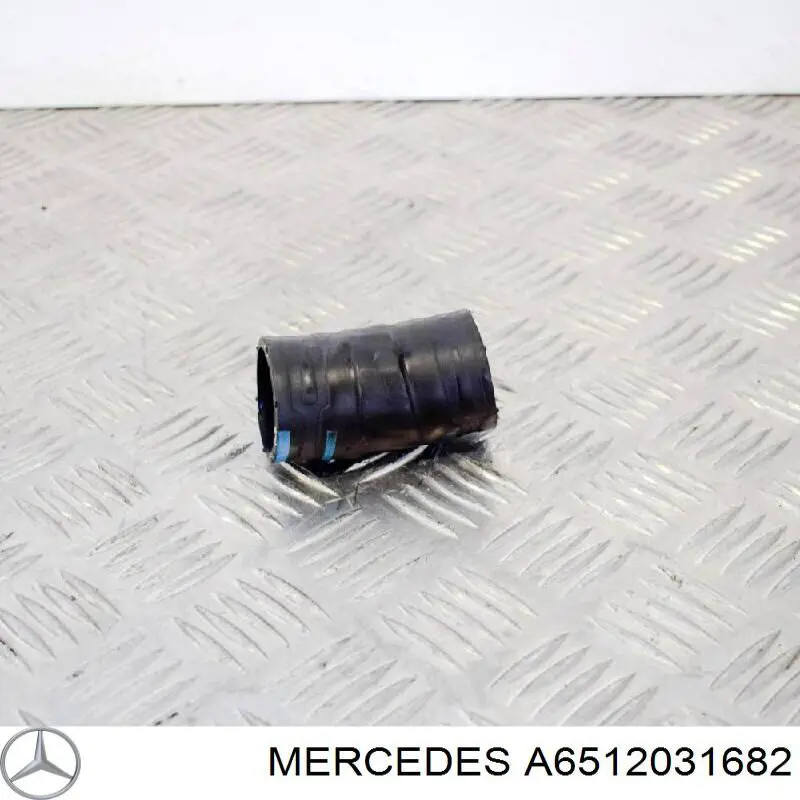 Шланг (патрубок) термостата Mercedes A6512031682 ціна, від 4.50 USD
