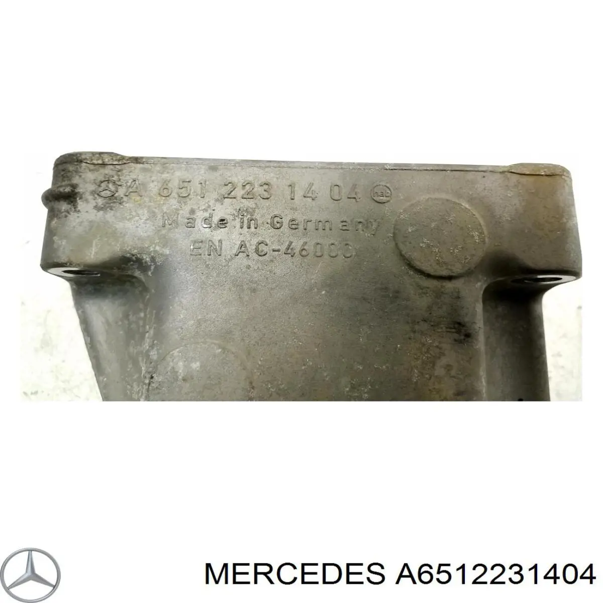 Кронштейн подушки (опори) двигуна, правої Mercedes A6512231404