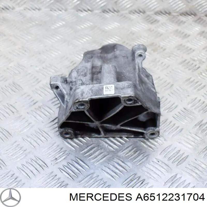 Кронштейн подушки (опори) двигуна, лівої Mercedes A6512231704