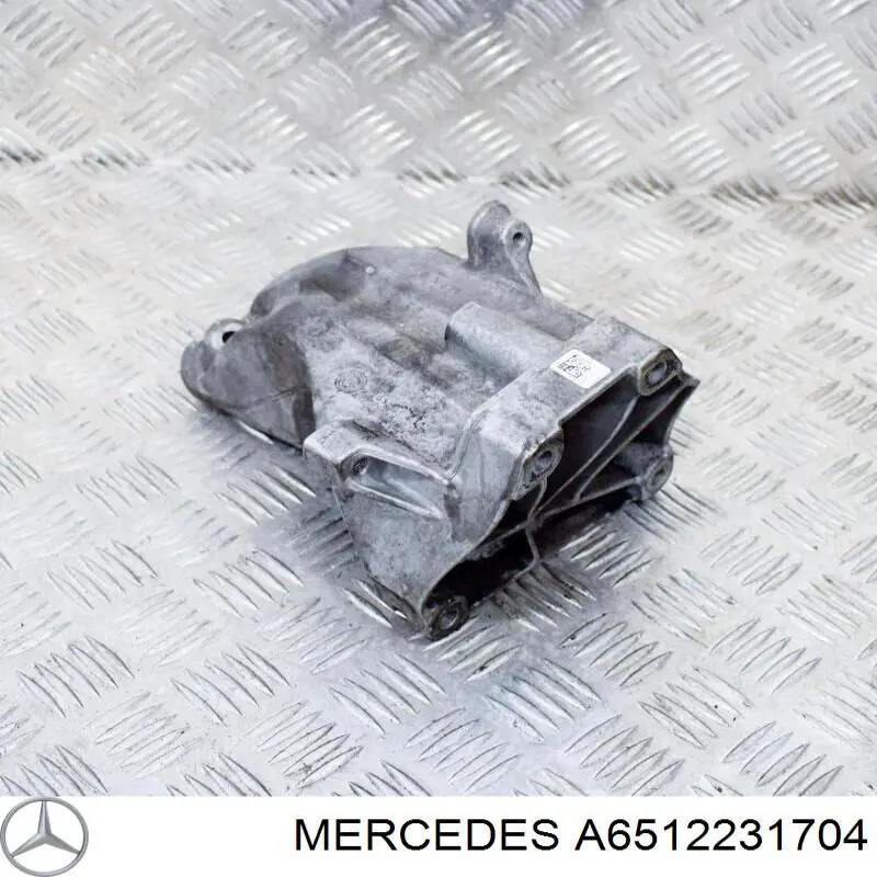 A6512231704 Mercedes Кронштейн подушки (опори) двигуна, лівої