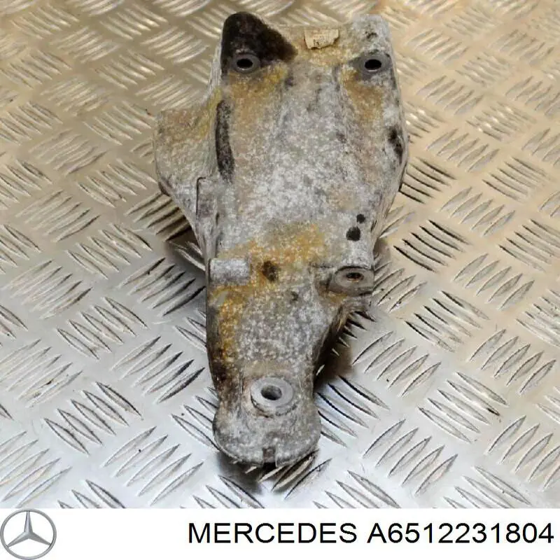 A6512231804 Mercedes Кронштейн подушки (опори) двигуна, правої