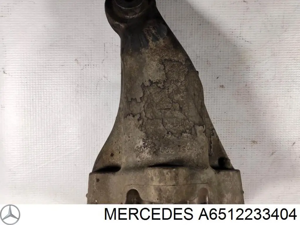 Кронштейн подушки (опори) двигуна, правої Mercedes A6512233404 ціна, від 7.60 USD