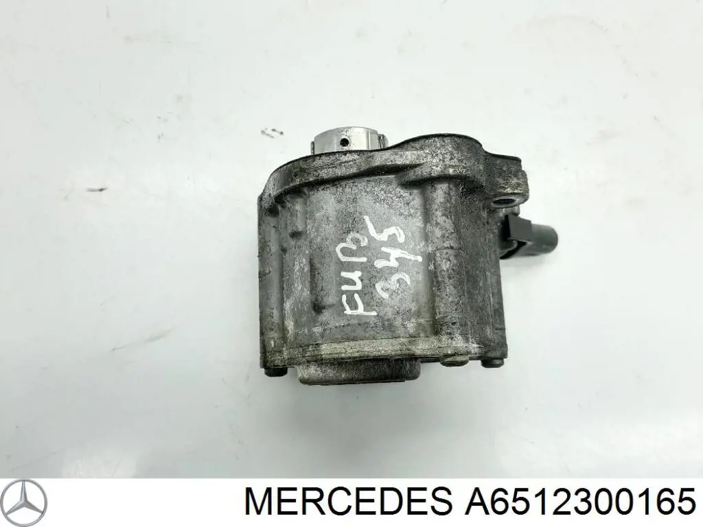 Насос вакуумний Mercedes A6512300165