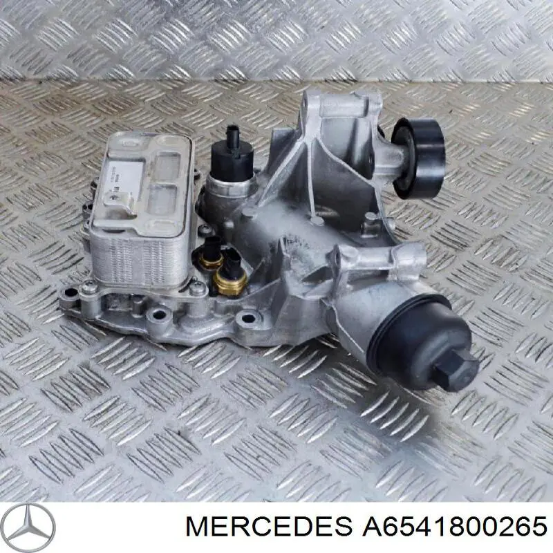 Радіатор масляний (холодильник), під фільтром A6541800265 Mercedes
