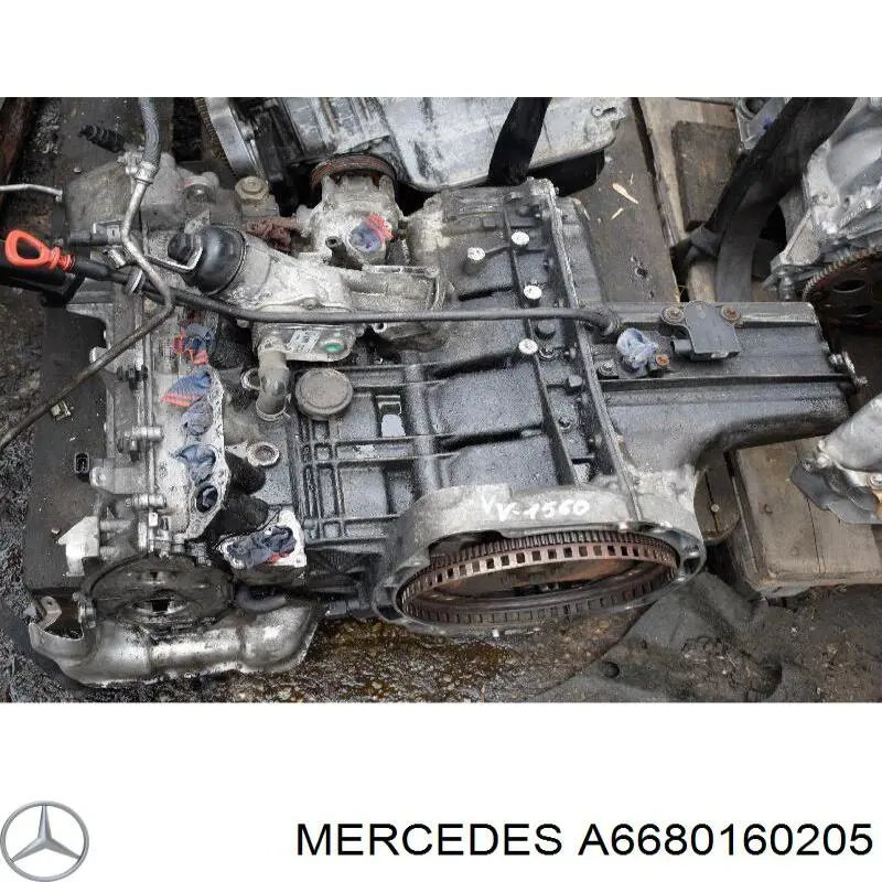 A6680160205 Mercedes Кришка двигуна