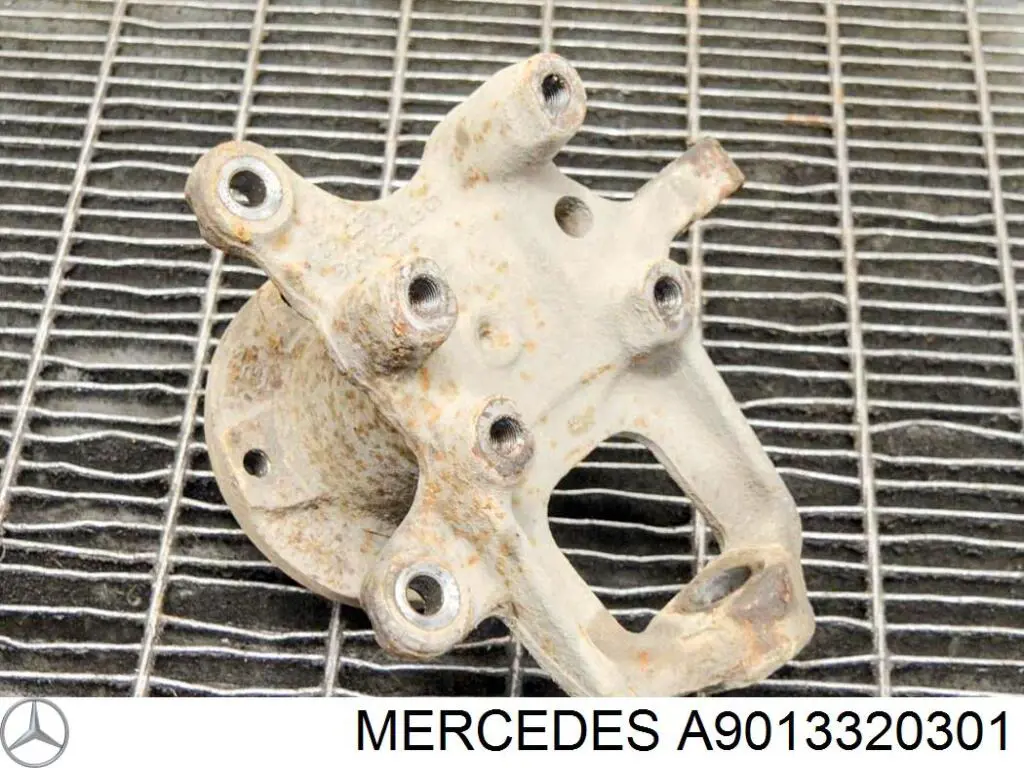 Купити A9013320301 Mercedes Цапфа поворотна ліва