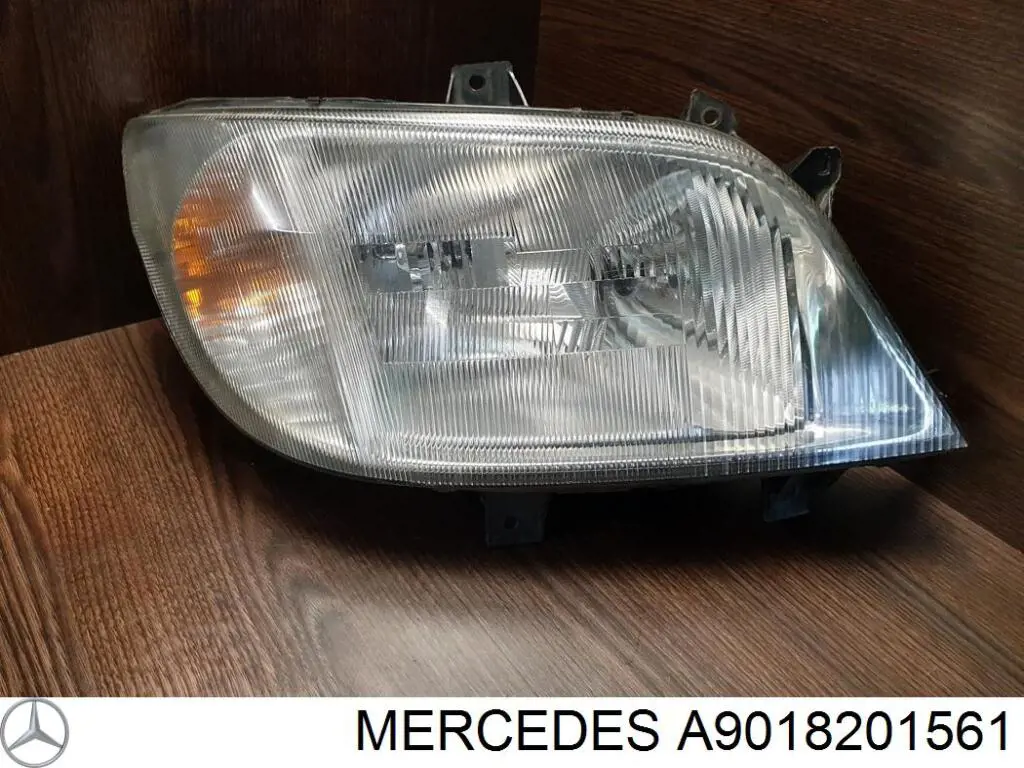 A9018201561 Mercedes Основна фара - вставка