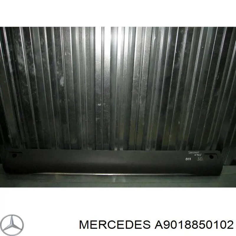 Купити A9018850102 Mercedes Задній бампер