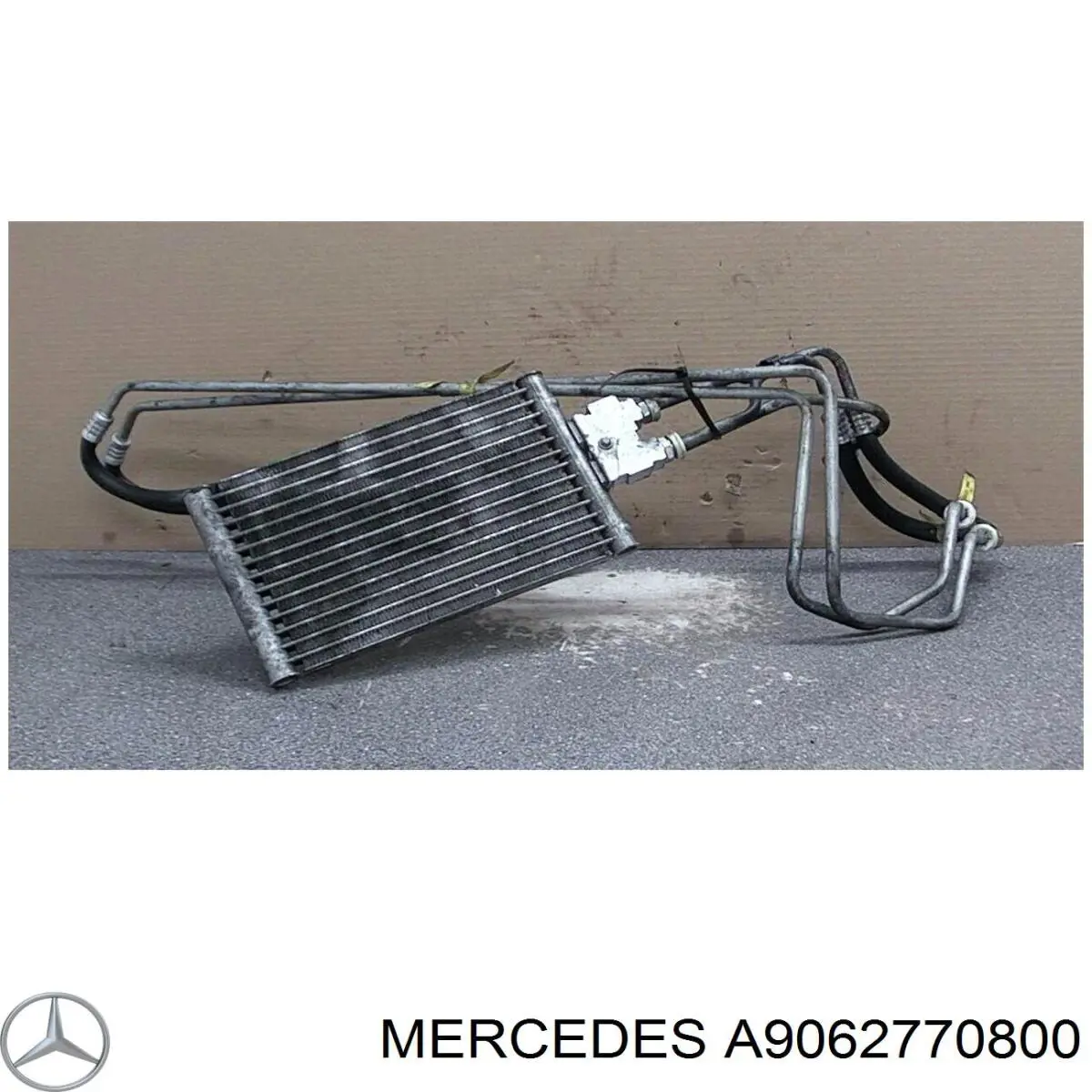 A9062770800 Mercedes Трубка масляного радіатора АКПП, нижня