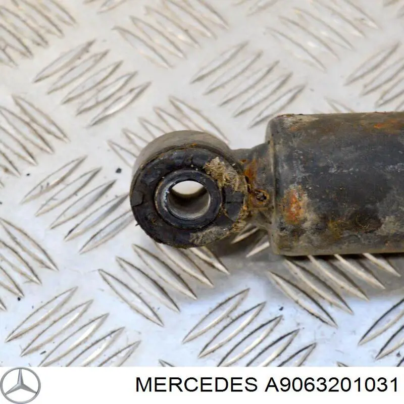 Купити A9063201031 Mercedes Стійка амортизатора задня