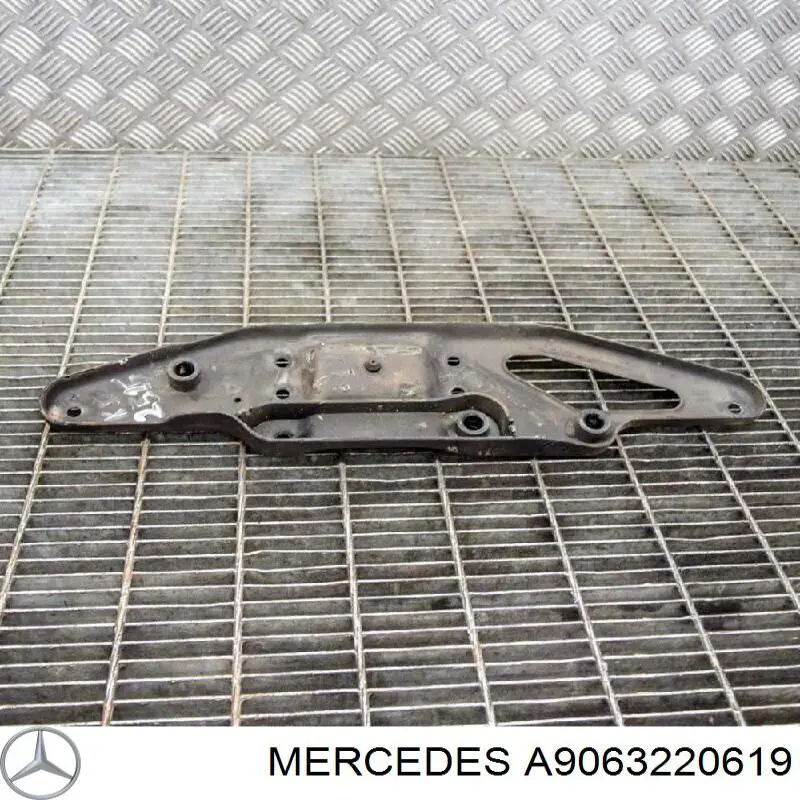Відбійник передньої ресори Mercedes A9063220619 ціна, від 7.85 USD