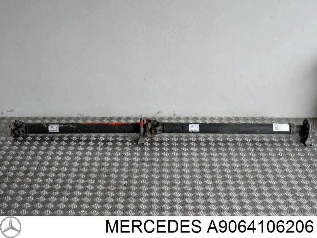 A9064102616 Mercedes Вал карданний основний заднього моста