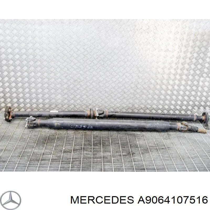 Кардан задній A9064100016 Mercedes