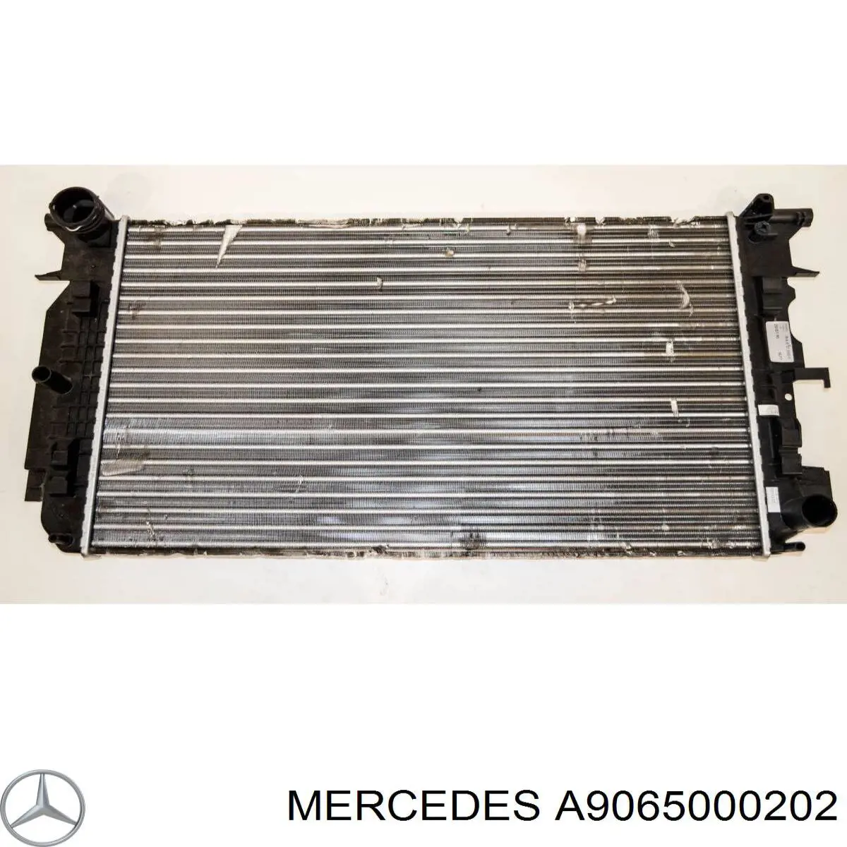 A9065000202 Mercedes Радіатор охолодження двигуна