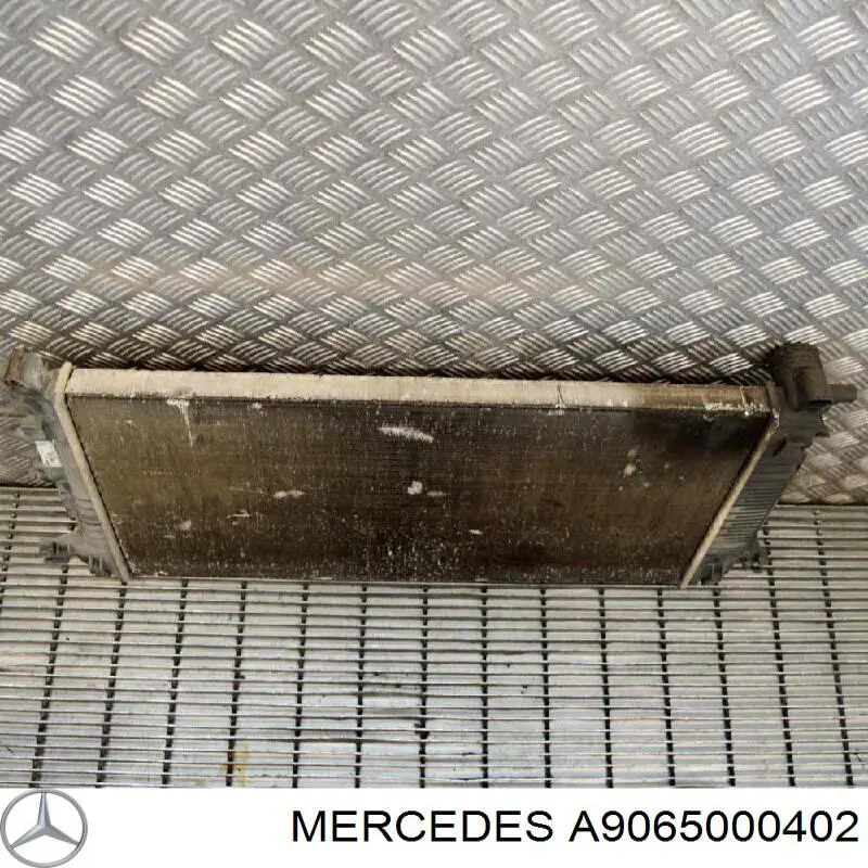 Радіатор основний Mercedes A9065000402 ціна, від 89.99 USD