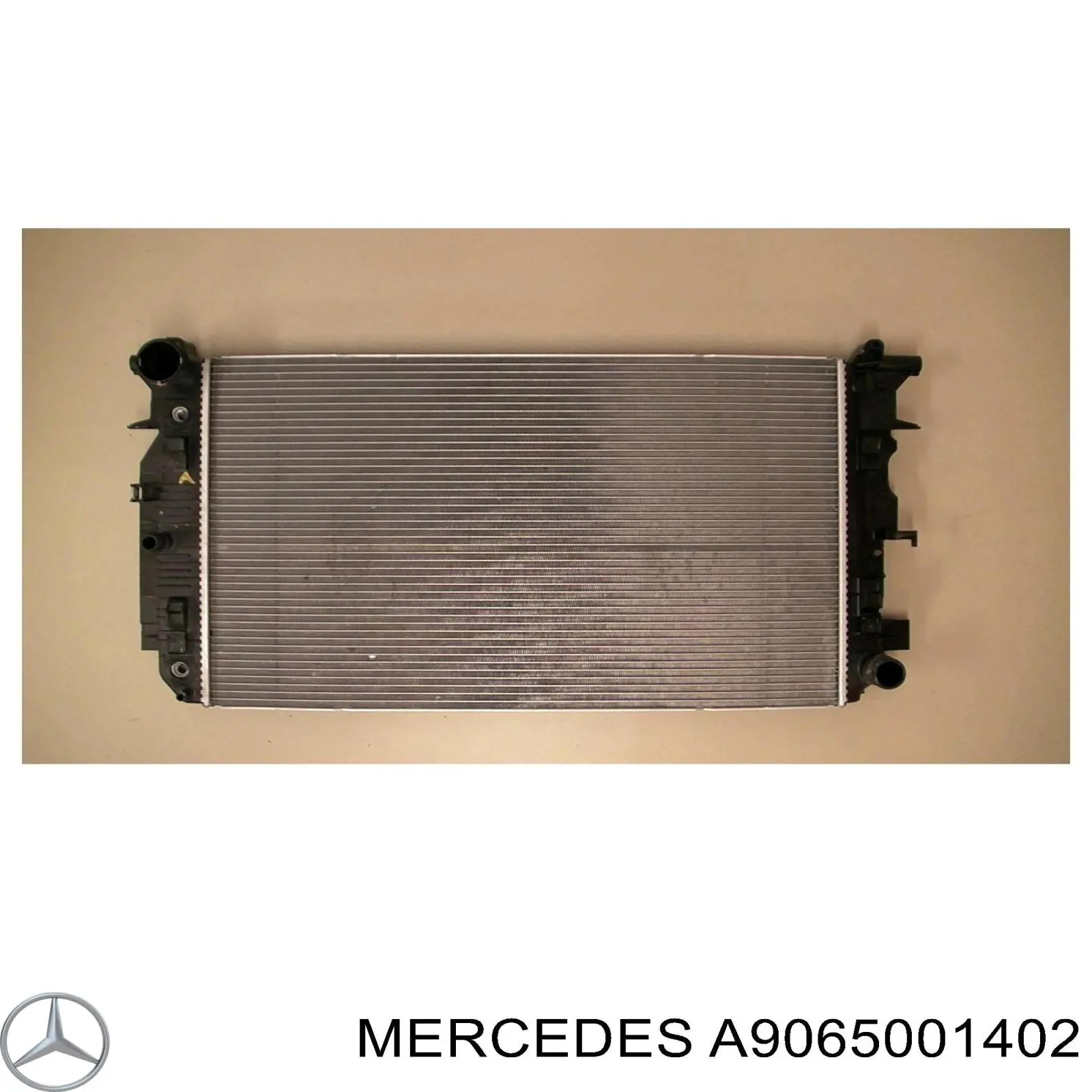 Купити A9065001402 Mercedes Радіатор двигуна