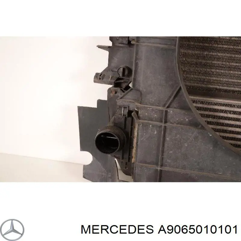 Купити A9065010101 Mercedes Радіатор интеркуллера