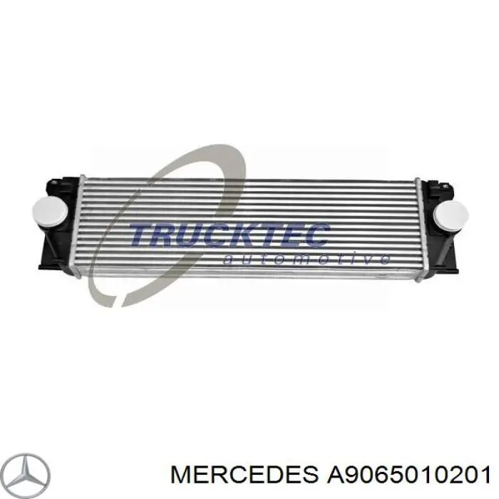 Радіатор интеркуллера A9065010201 Mercedes