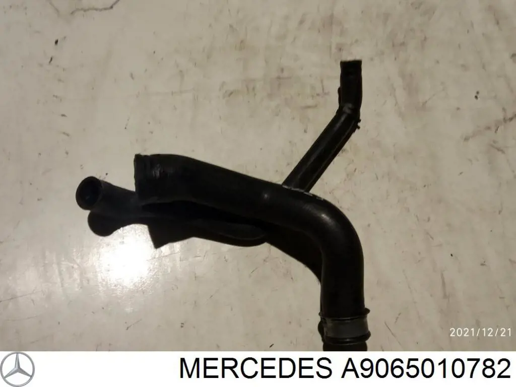 A9065010782 Mercedes Шланг розширювального бачка, нижній