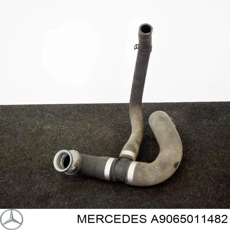 Купити A9065011482 Mercedes Шланг/патрубок радіатора охолодження, нижній