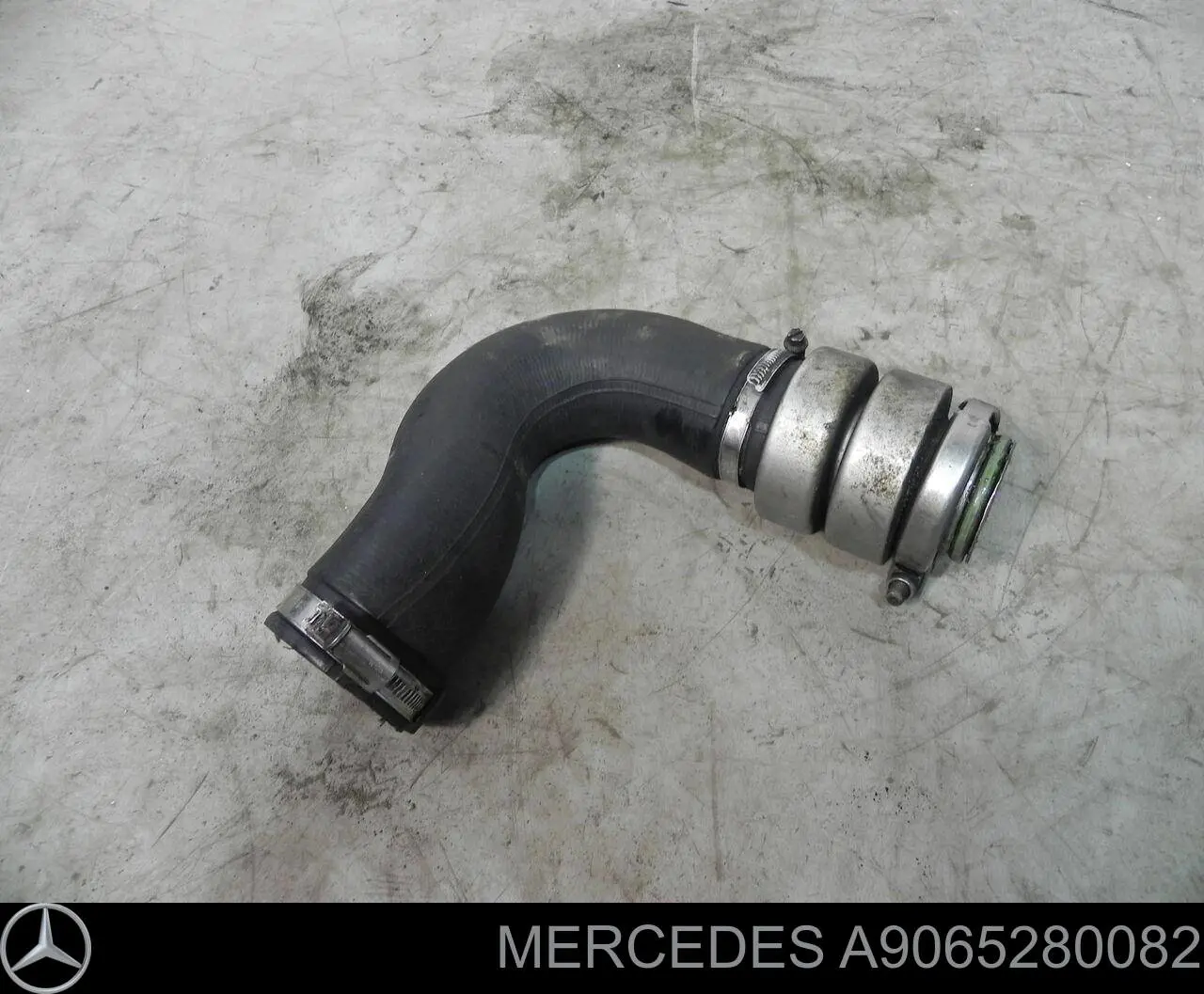 Купити A9065280082 Mercedes Шланг/патрубок интеркуллера