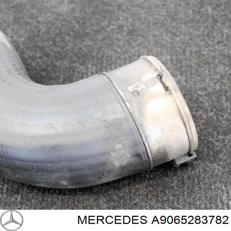 Шланг/патрубок інтеркуллера Mercedes A9065283782