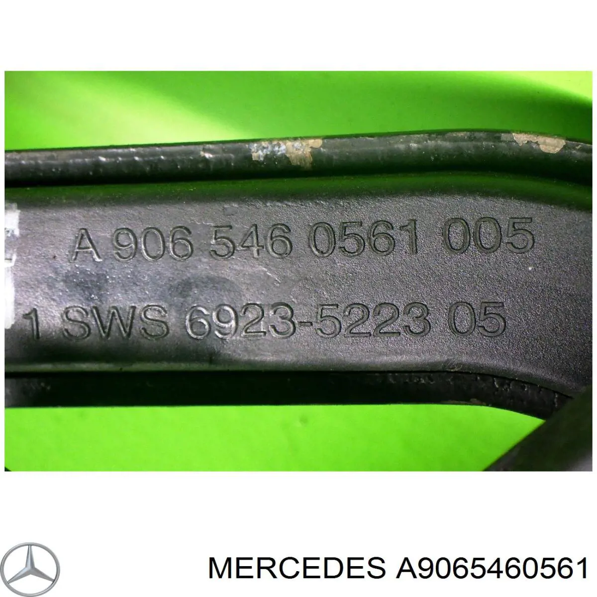 Купити A9065460561 Mercedes Рейка направляюча зсувної двері, нижня права
