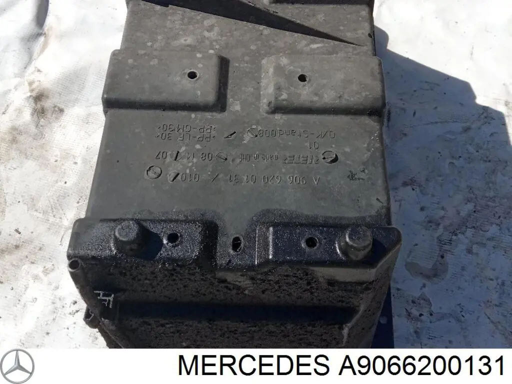 Кріплення / підставка акумулятора (АКБ) Mercedes A9066200131 ціна, від 3.84 USD