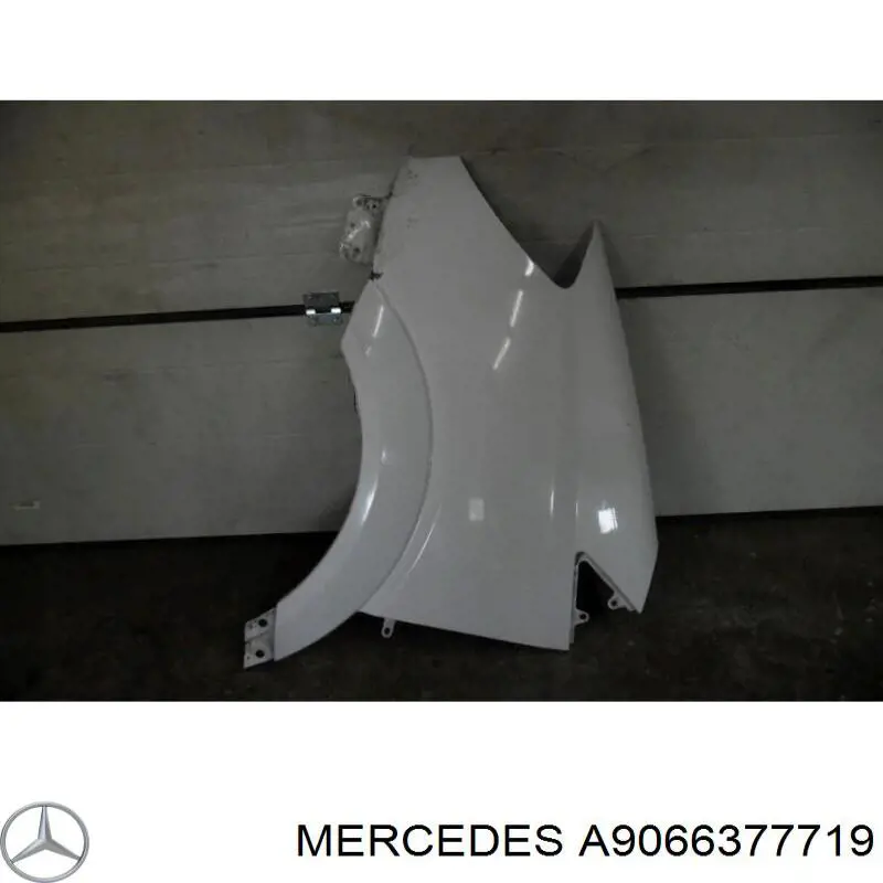 A9066377719 Mercedes крило переднє ліве