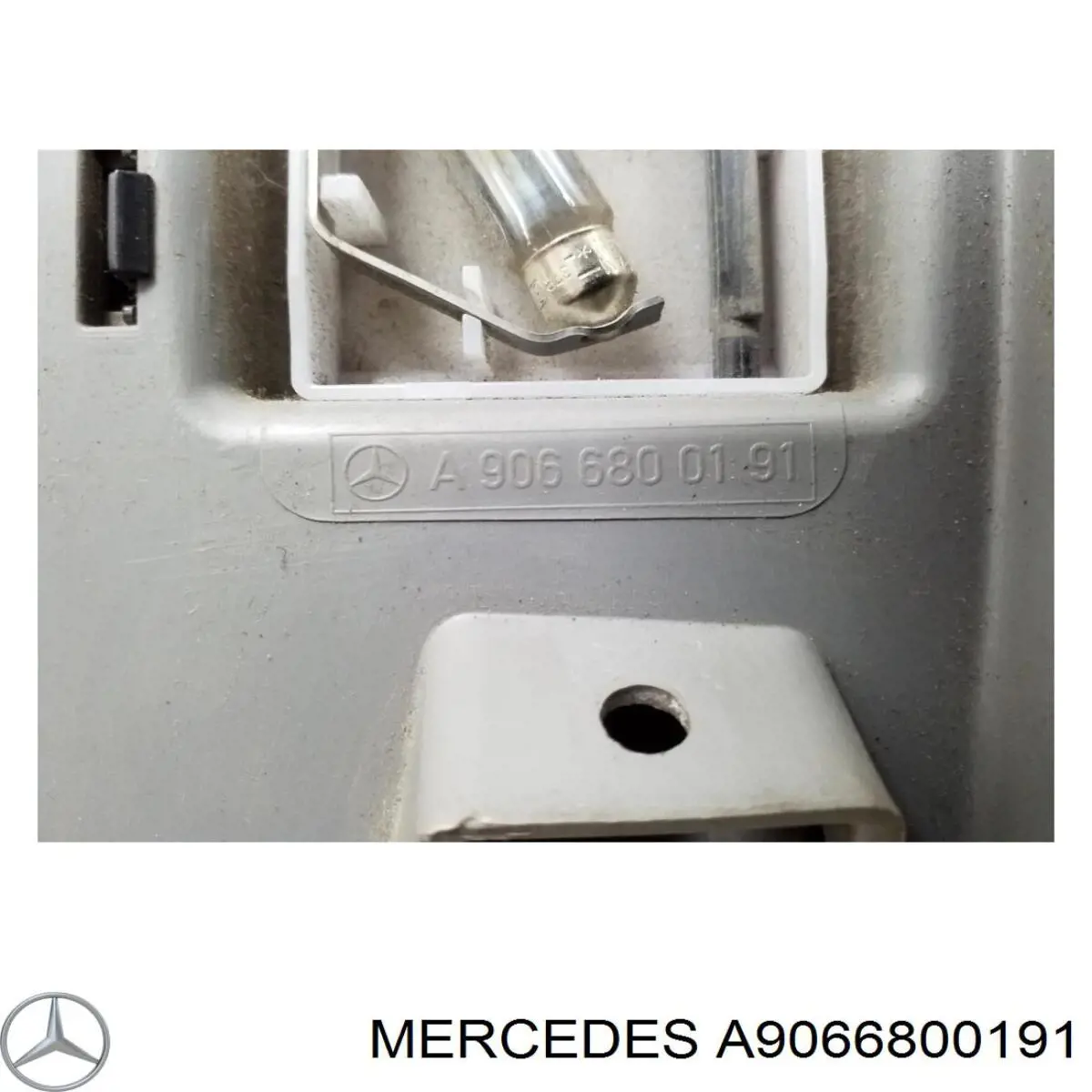 9066800191 Mercedes ящик для рукавичок (бардачок)